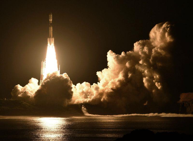Cápsula japonesa viaja a estación espacial con suministros