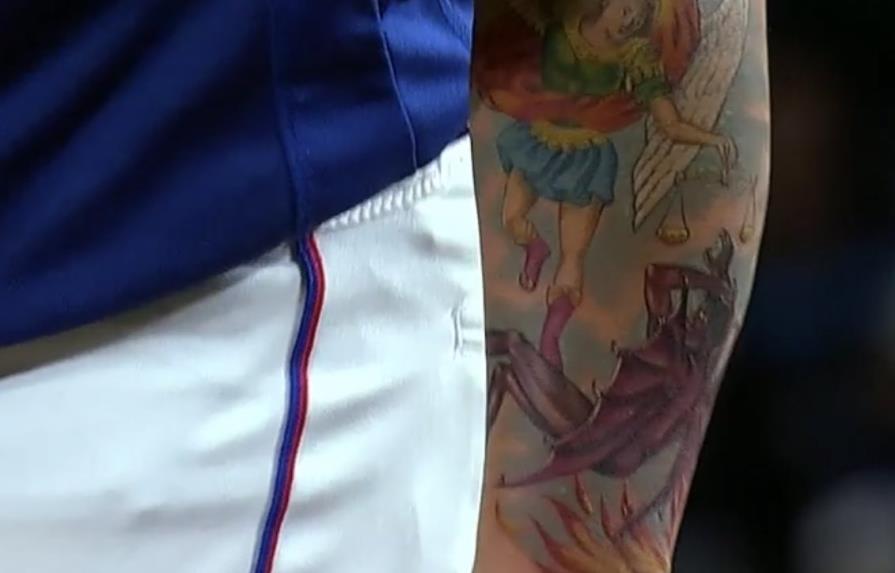 VIDEO: Bartolo Colón estrena nuevo tatuaje en su brazo izquierdo