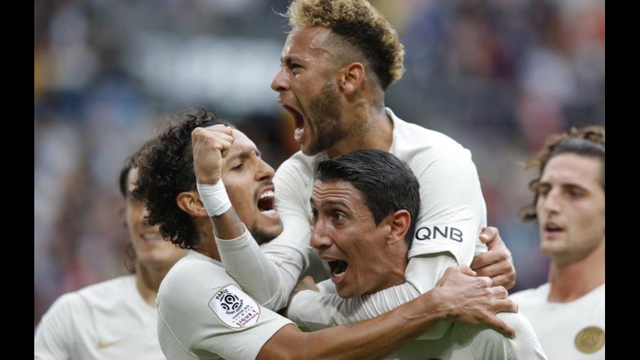 VIDEO: Neymar regala camiseta a niño en victoria de PSG ante Rennes