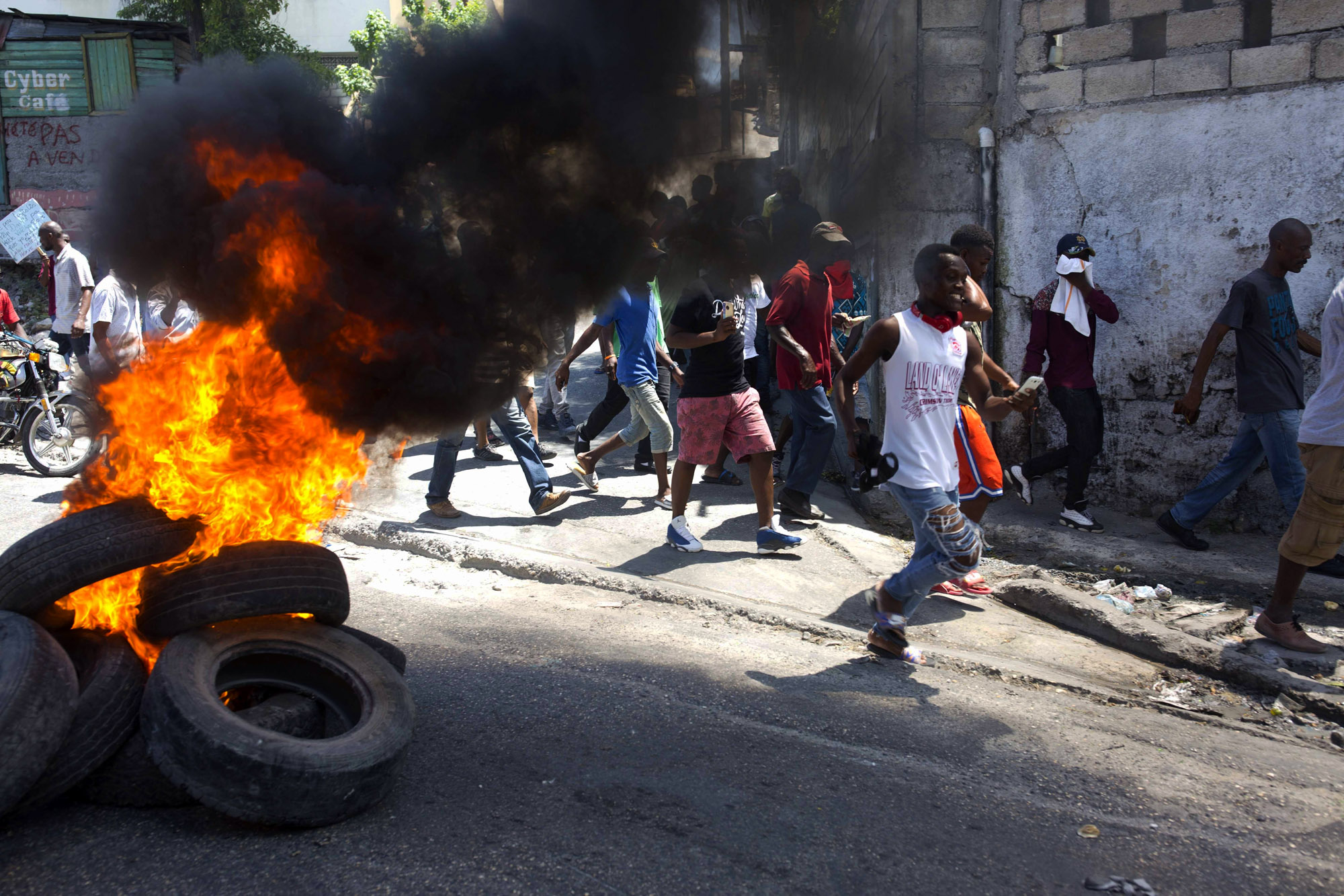 Siguen protestas en Haití por fondos PetroCaribe