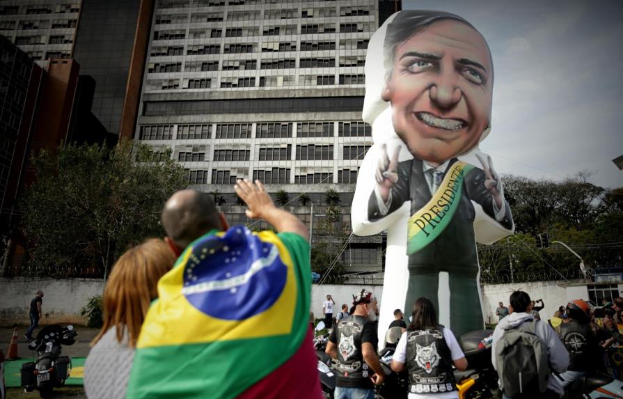 Artistas e intelectuales brasileños firman manifiesto contra ultraderechista