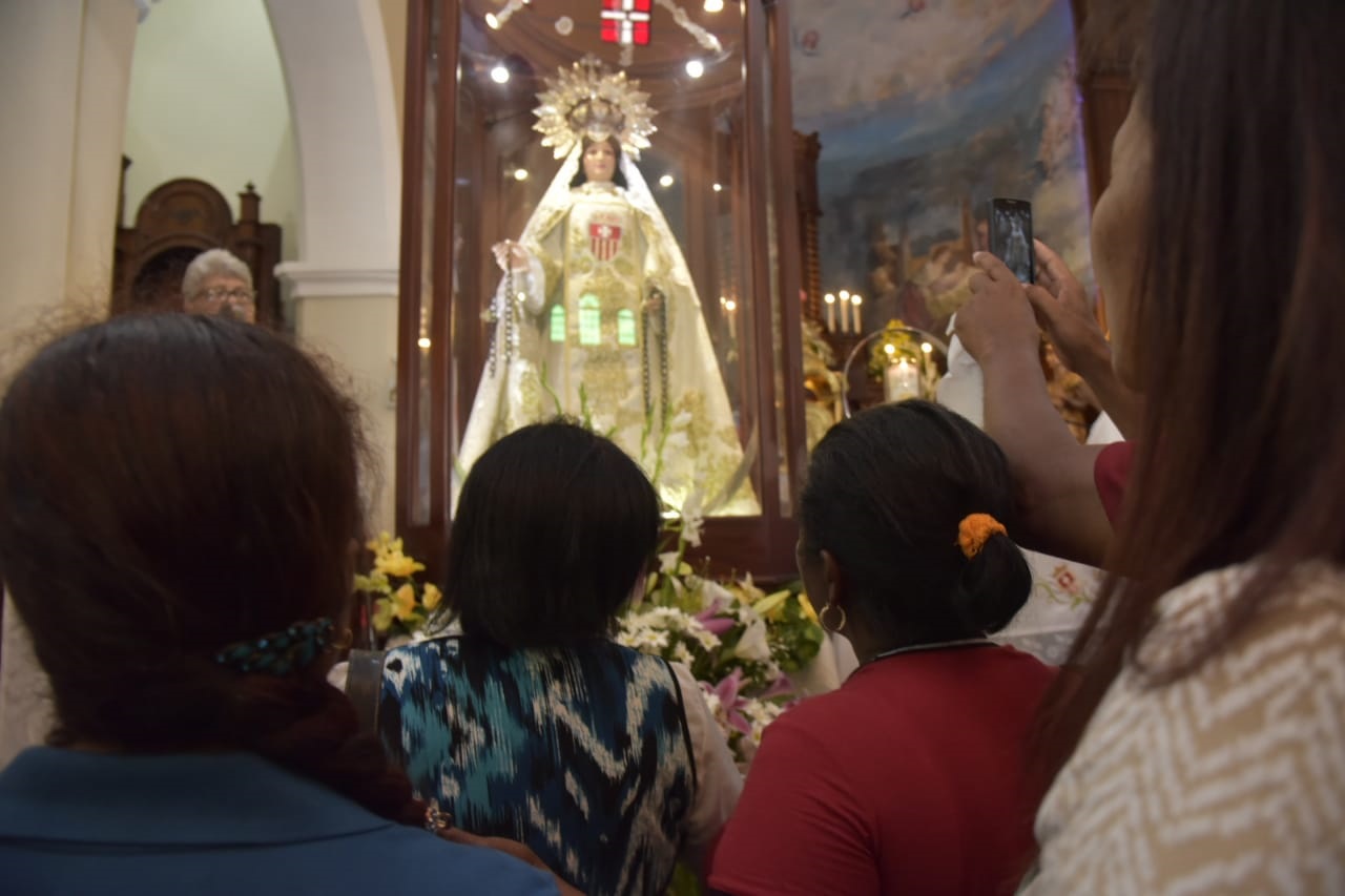 Feligreses rinde culto a la virgen de Las Mercedes este lunes 24 de septiembre de 2018, en el Santo Cerro.