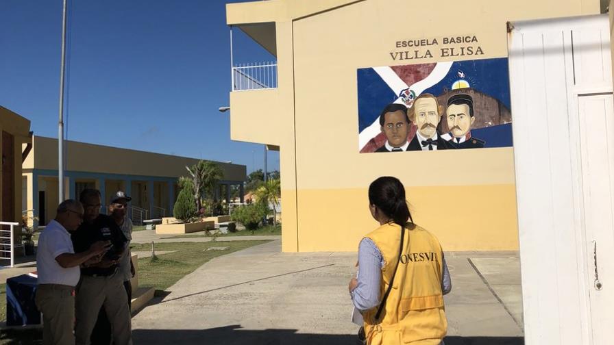 Ministro de Educación visita zonas afectadas por sismo en Línea Noroeste Ministro de Educación visita zonas afectadas por sismo en Línea Noroeste