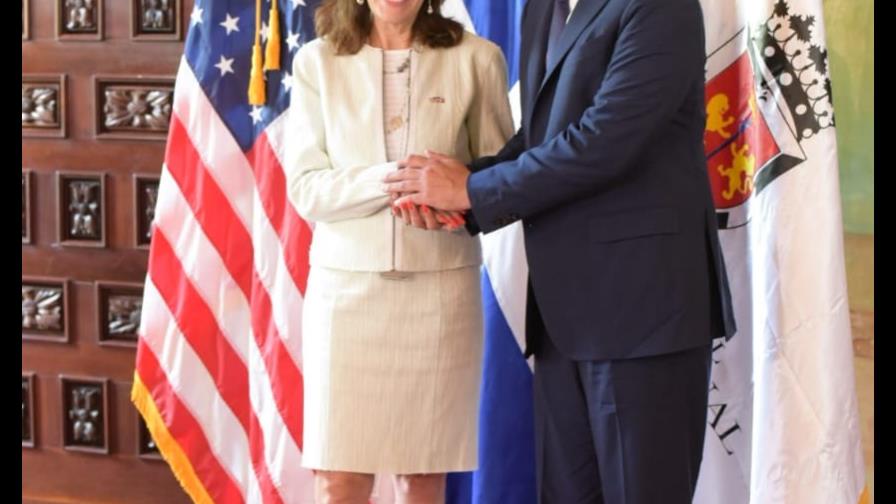 Embajada de Estados Unidos donará siete camiones al Ayuntamiento del Distrito Nacional 