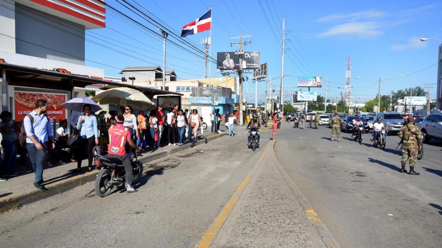 Los transportistas ponen presión al Gobierno por alza de combustibles