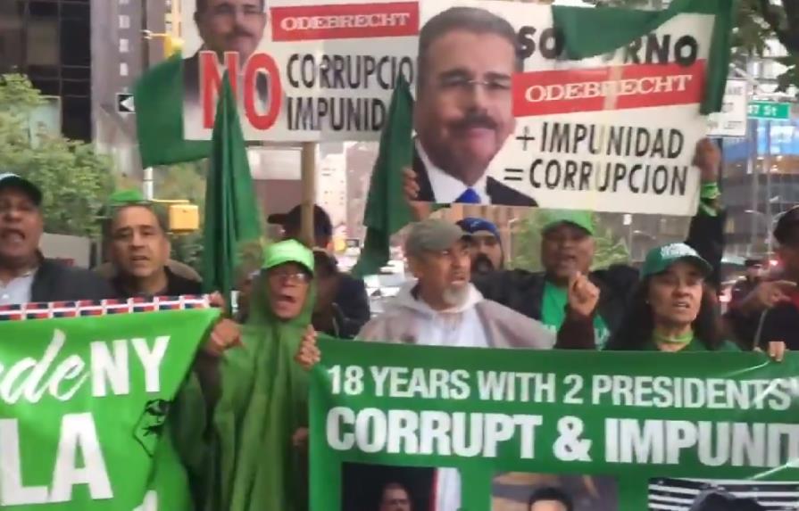 Protestas persiguieron al presidente Medina en Nueva York 