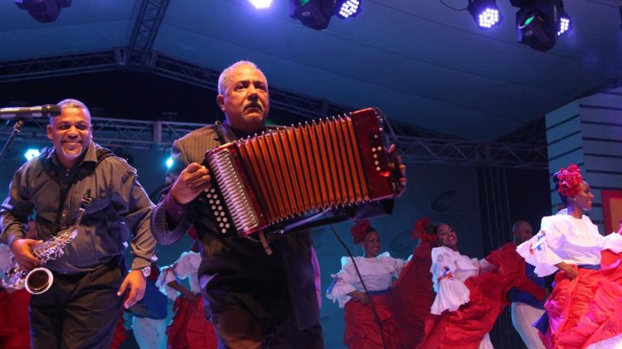 Fefita La Grande, Francisco Ulloa y Peña Suazo ofrecerán conciertos en la Plaza España