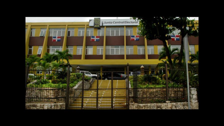 Aplazan conocimiento de medida cautelar de partidos contra plazo otorgado por la JCE Aplazan conocimiento de medida cautelar de partidos contra plazo otorgado por la JCE