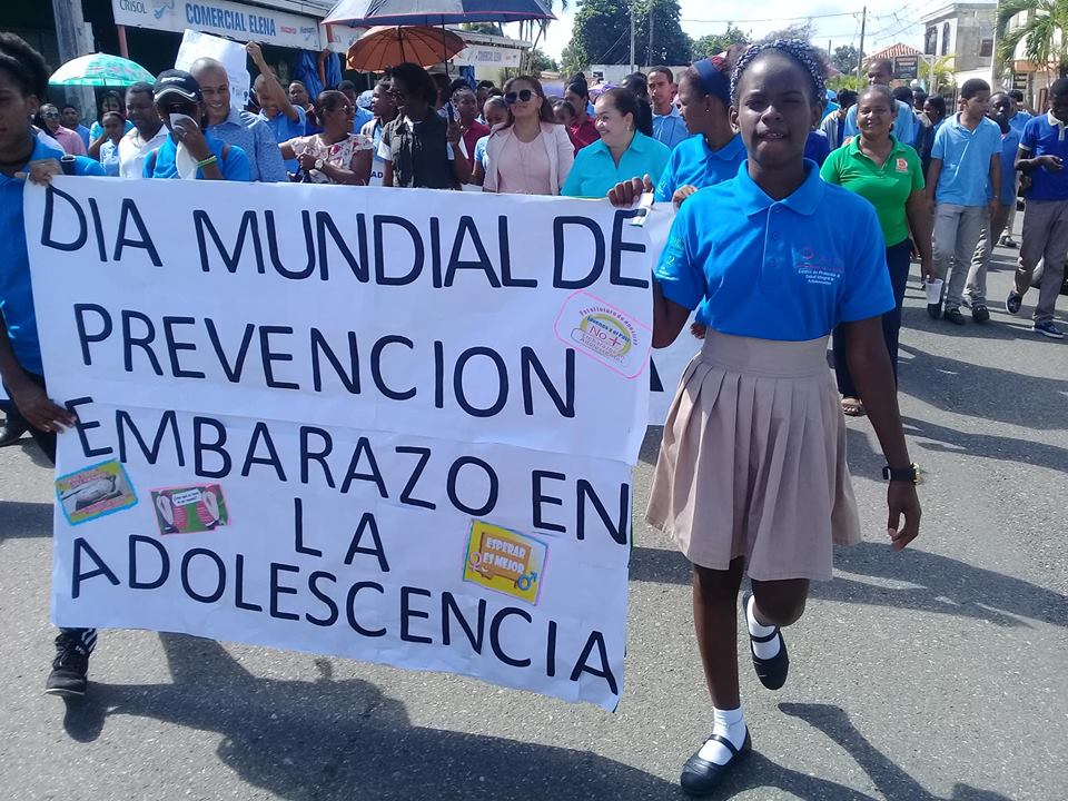 Contra el embarazo adolescente.