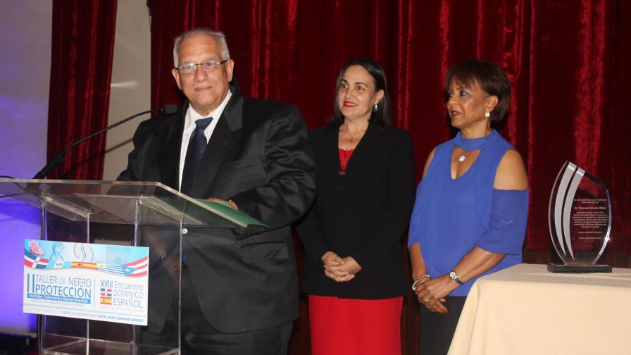 Reconocen trayectoria del presidente del Instituto de Coordinación y Trasplante Reconocen trayectoria del presidente del Instituto de Coordinación y Trasplante