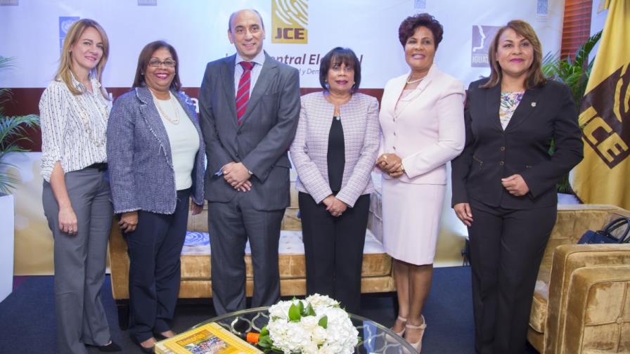 Junta Central Electoral formará a ocho mil mujeres con vocación política