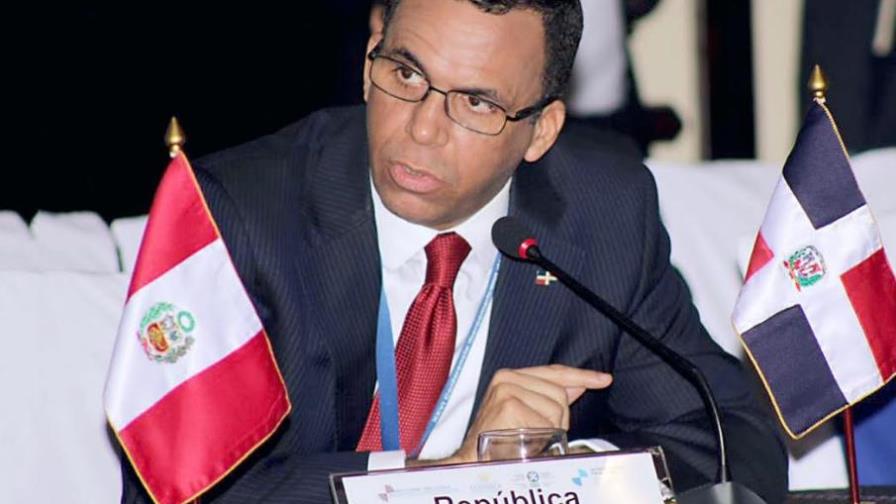 Navarro dice en Guatemala que escuelas deben construir nuevos ciudadanos Navarro dice en Guatemala que escuelas deben construir nuevos ciudadanos