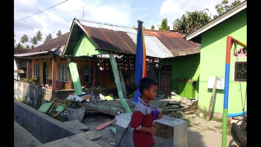 Un seismo de 7,5 grados sacude la isla de Célebes, en el norte de Indonesia