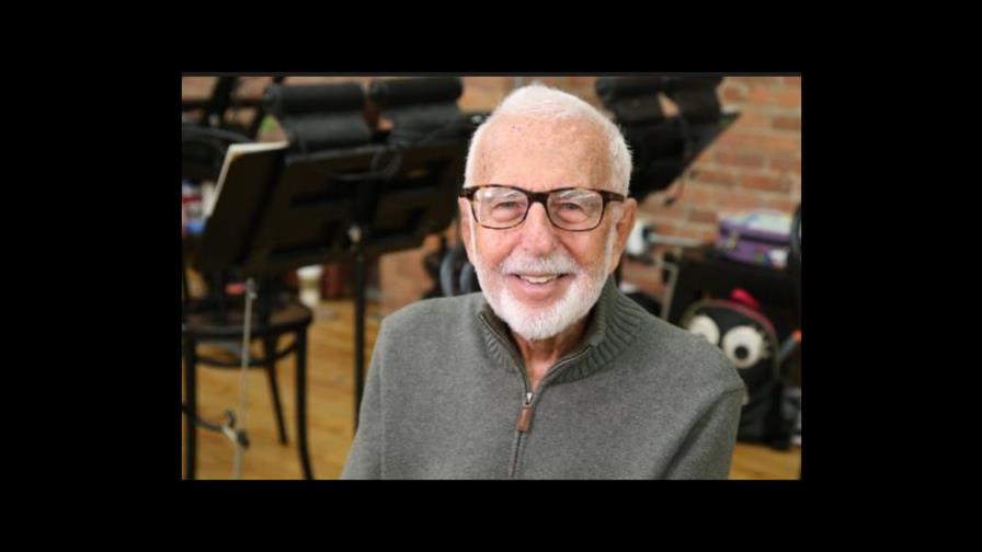 Muere Joe Masteroff, autor del musical “Cabaret”