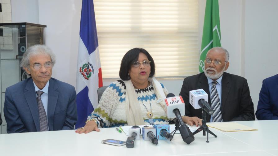 SENASA homologa códigos del colegio médico a 900 especialistas