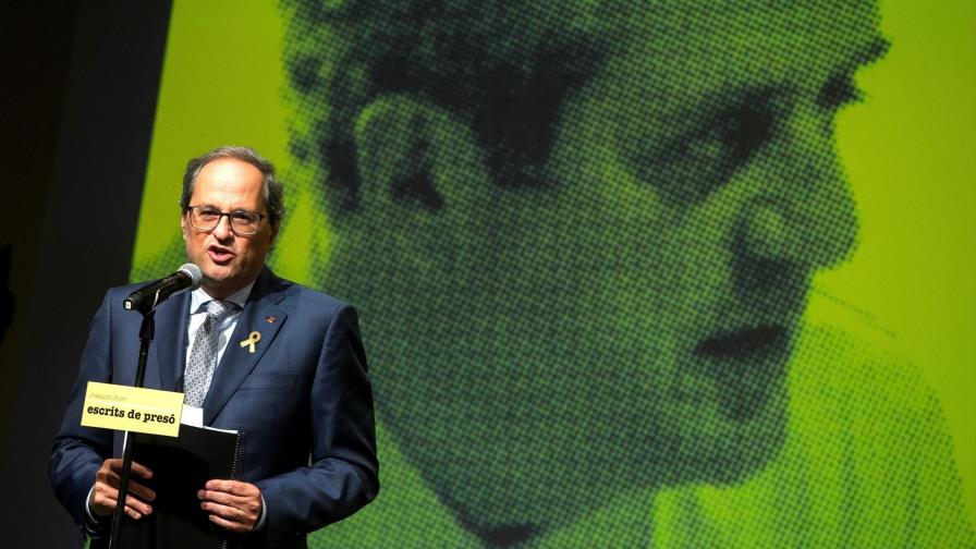 Presidente catalán reivindica referéndum ilegal y Gobierno le pide serenidad