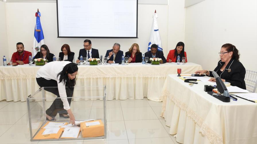 CDEEE abre ofertas económicas para compra carbón mineral de Punta Catalina