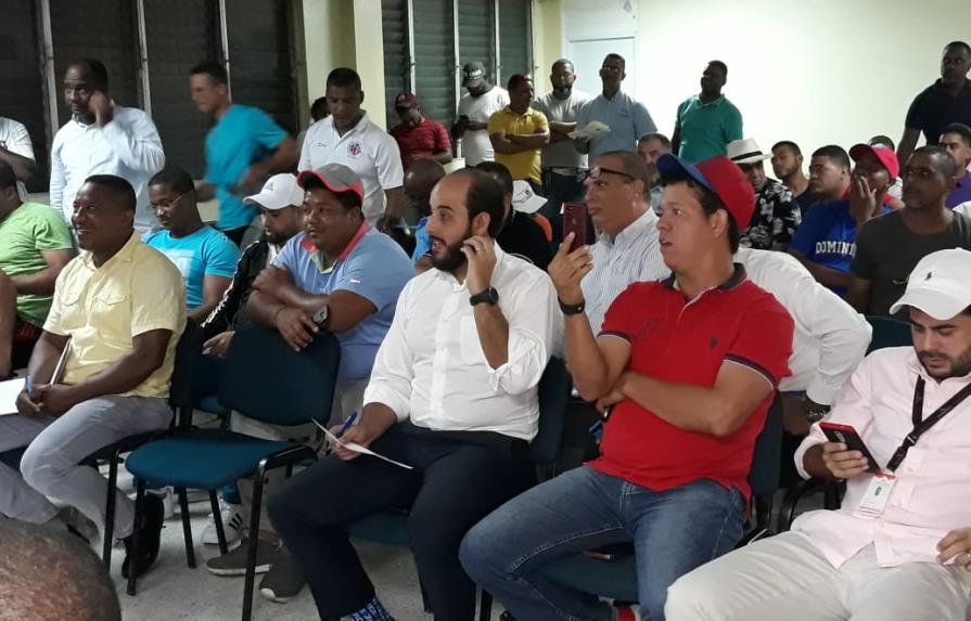 Manlio Bobadilla y Centro se citan en “grupo de la muerte” del sóftbol del distrital