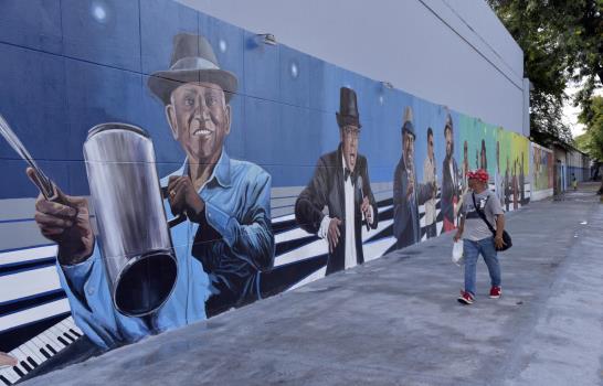 Santiago apuesta por el arte en sus paredes como atractivo turístico 