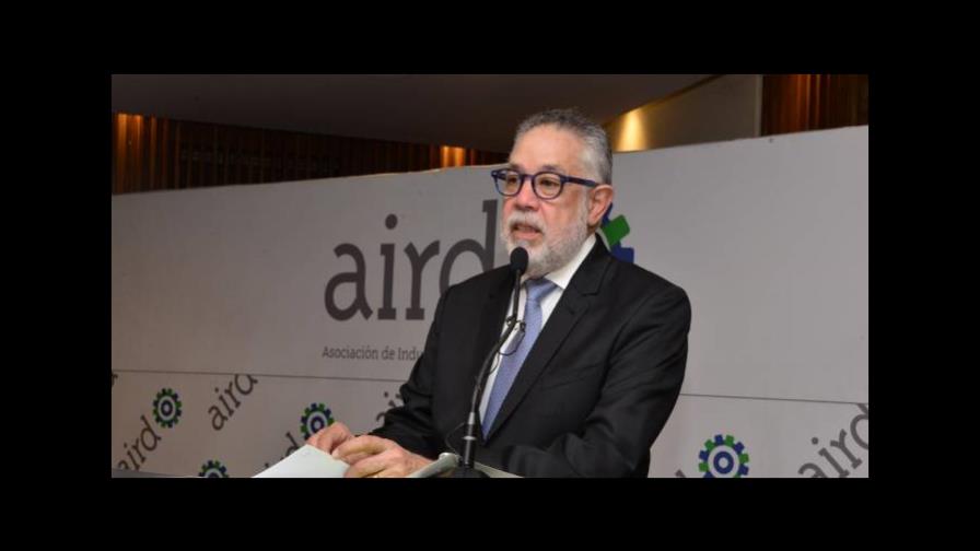 Campos De Moya considera crisis por alza del precio del petróleo puede empeorar