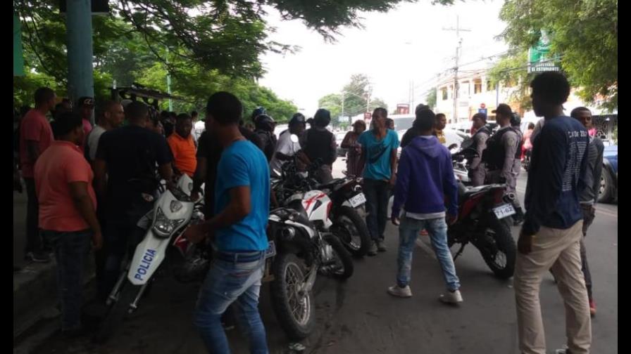 Enfrentamiento entre choferes deja un herido en San Pedro de Macorís