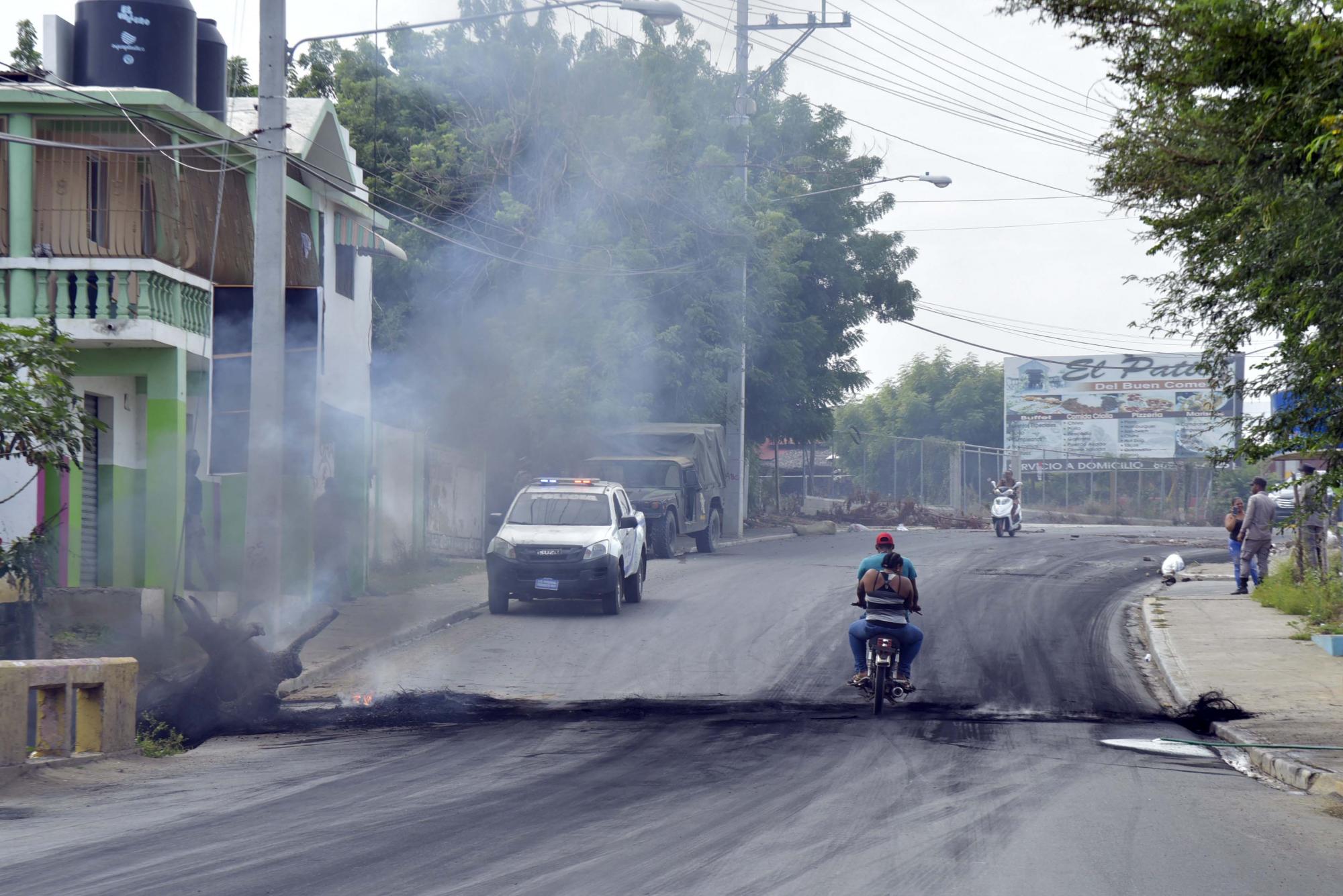 Comunitarios incendiaron neumáticos a modo de protesta. 