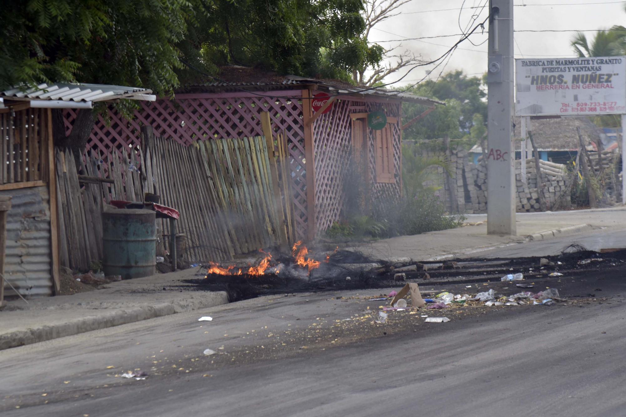 Comunitarios incendiaron neumáticos a modo de protesta. 