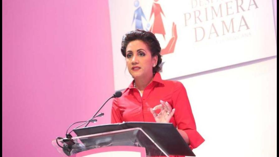 Primera Dama inaugura programa anual que  efectúa contra el cáncer de mama