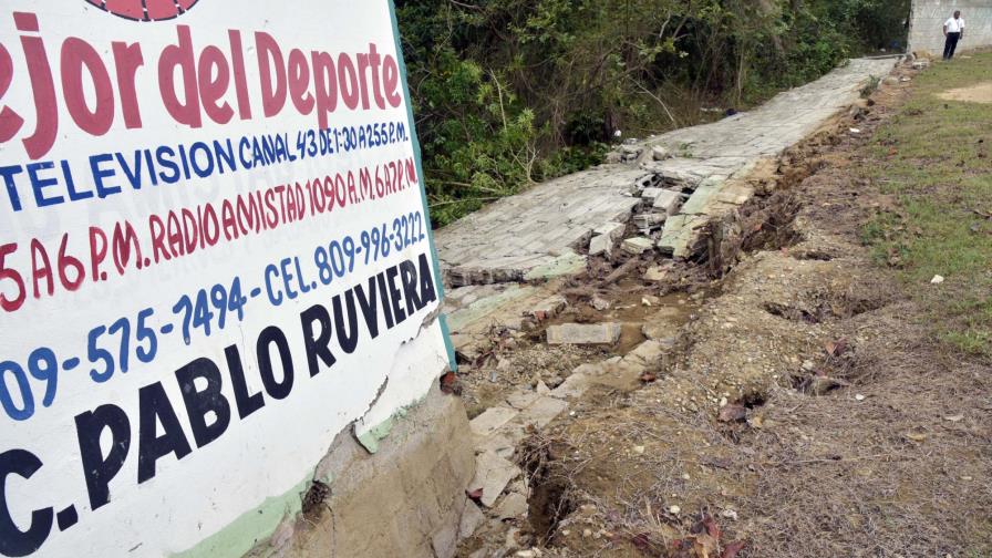 Colapsa pared estadio sóftbol de los periodistas de Santiago Colapsa pared estadio sóftbol de los periodistas de Santiago