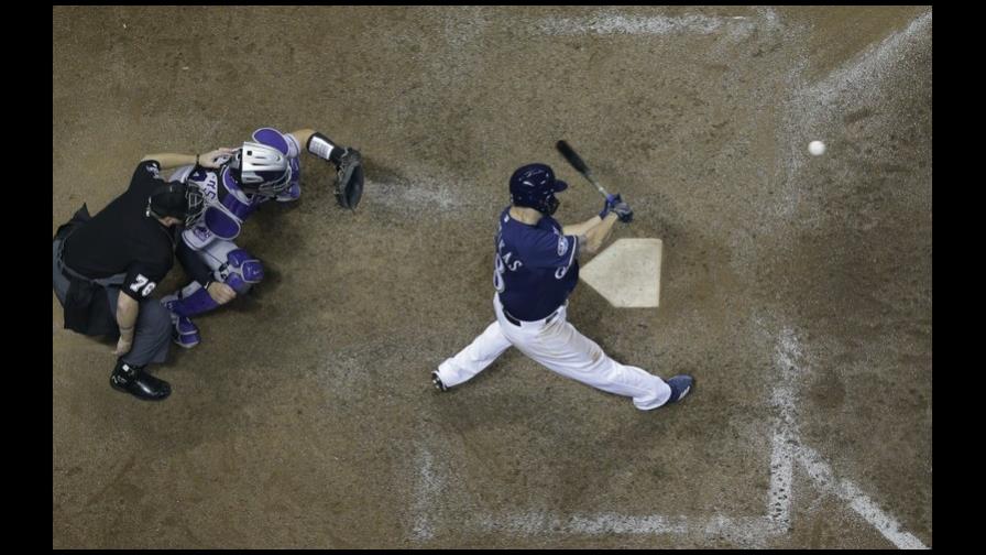 VIDEO: Moustakas y Cerveceros dejan a Rockies en el terreno; ganan primer juego Serie Divisional 
