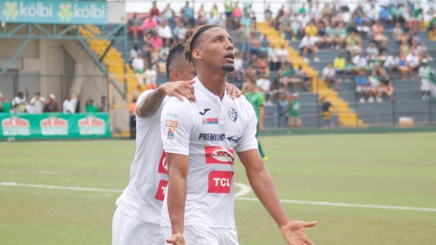  Futbolista cubano detenido por cargos de violación