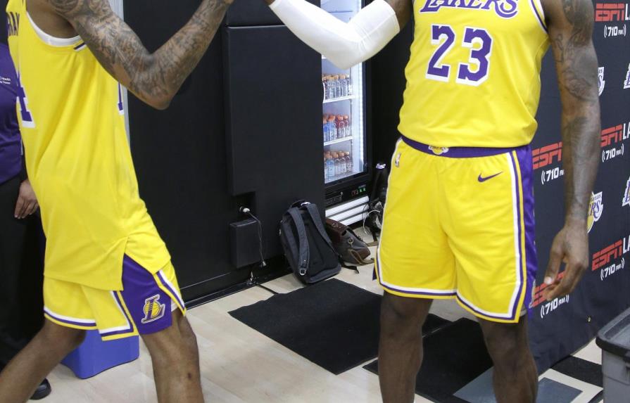 Ingram lidera primer triunfo de Lakers con LeBron James