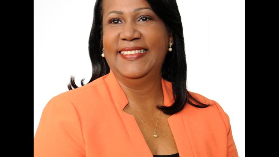 Guante afirma su candidatura responde a clamor por rescatar  el prestigio de la ADP