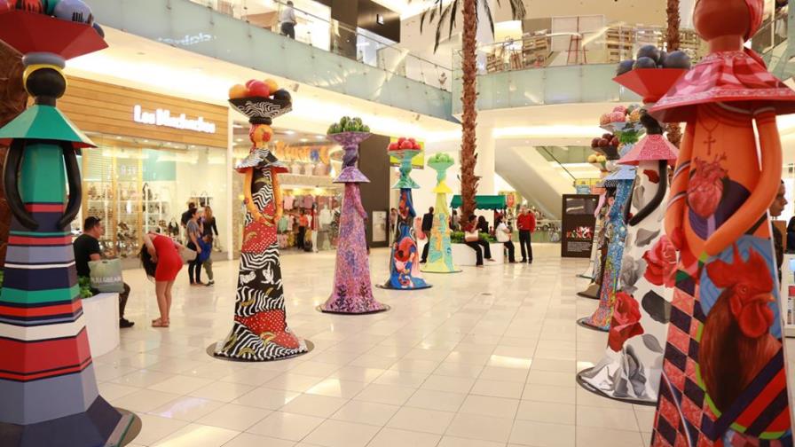 Las muñecas sin rostro  se llenan de arte y color