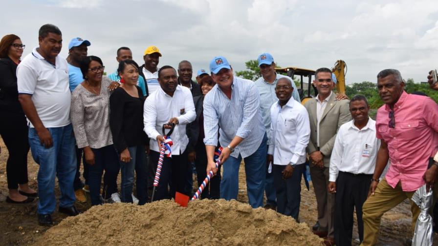 Inician construcción de viviendas para desalojados de cañada Los Platanitos