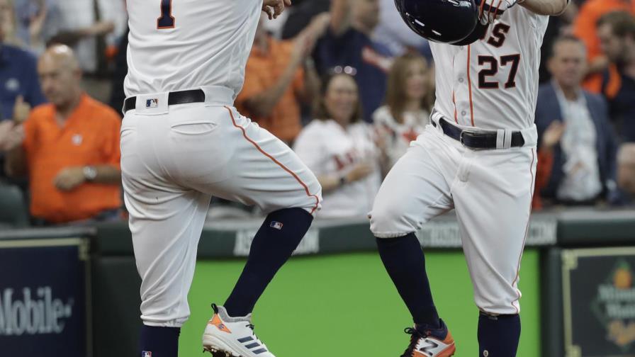 VIDEOS Los Astros le caen a jonrones a los Indios para ganar el primer juego de su serie divisional
