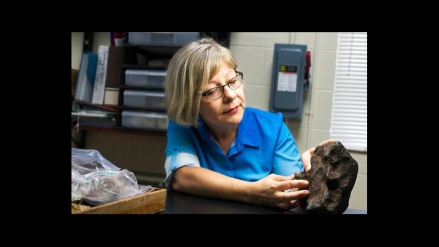 Hombre usaba meteorito de 100.000 dólares para trabar puerta Hombre usaba meteorito de 100.000 dólares para trabar puerta