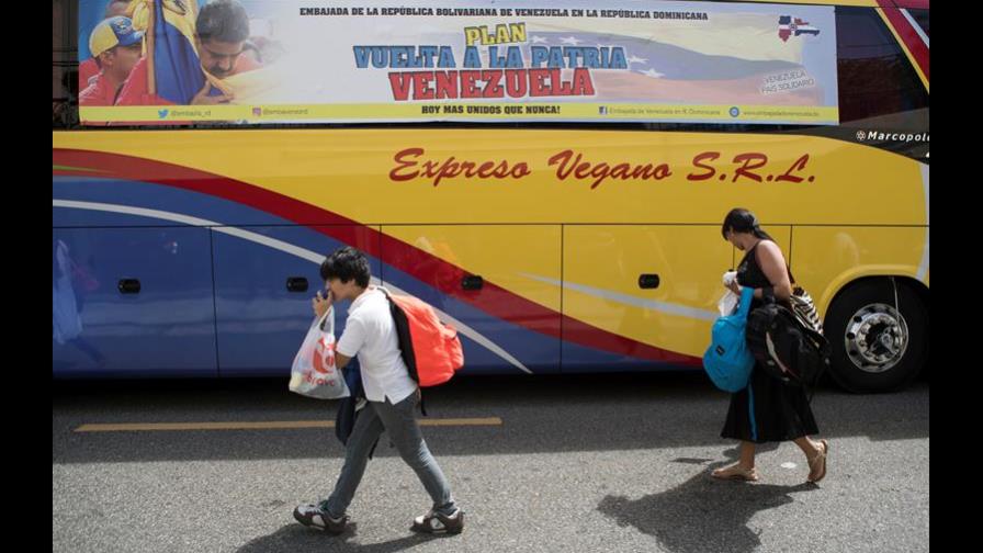 Un grupo de venezolanos retorna a su país desde República Dominicana