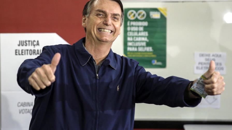 Los brasileños eligen presidente, con el ultraderechista Bolsonaro como favorito