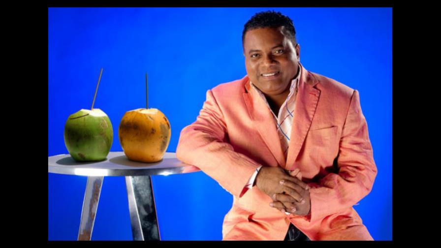 Pochy Familia se pone al frente con su merengue “Agua de coco”