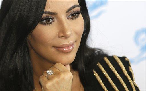 Kim Kardashian demanda exguardia por robo en París