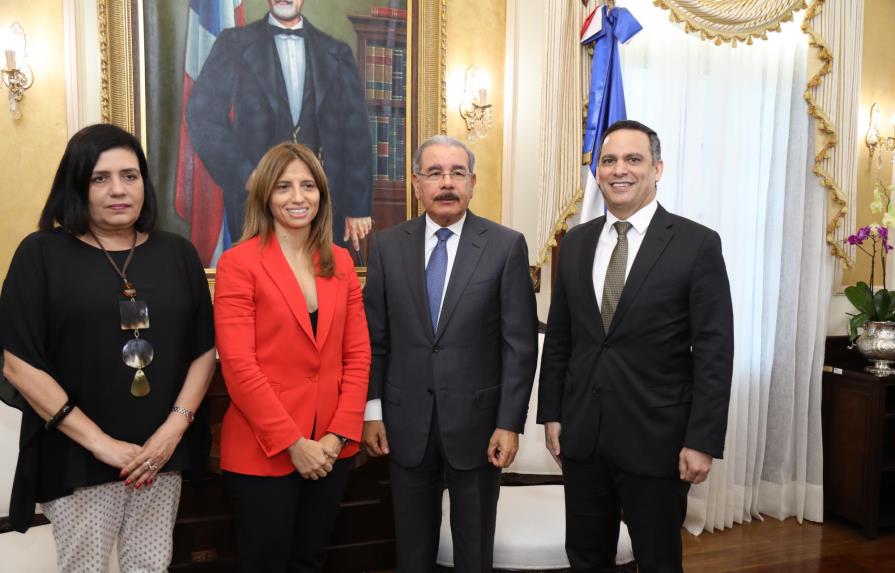 Presidenta de Altice visita a Danilo Medina y reafirma su plan de inversión en el pais