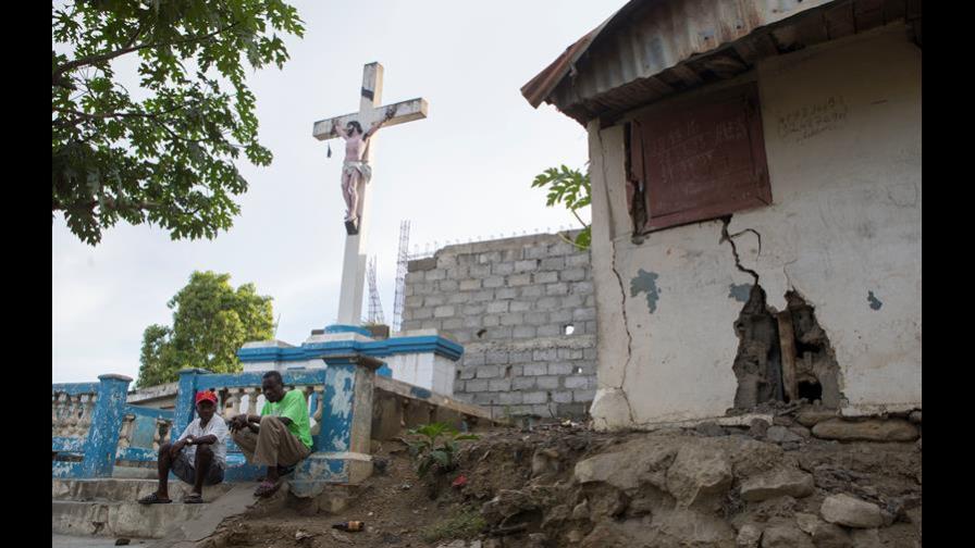 Se elevan a 15 los muertos y a 333 los heridos en Haití por sismo del sábado Se elevan a 15 los muertos y a 333 los heridos en Haití por sismo del sábado