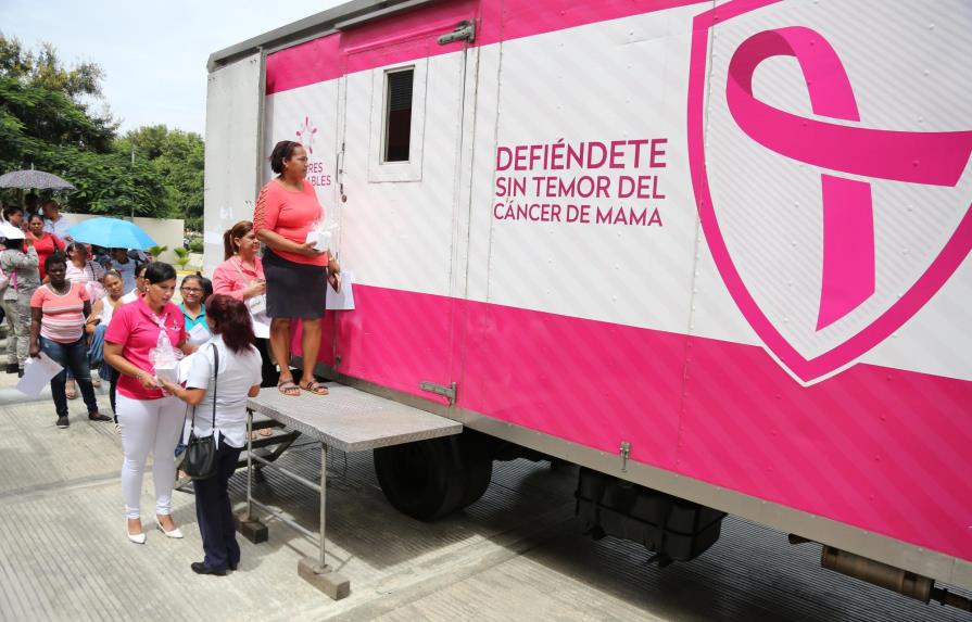 Despacho Primera Dama lleva servicios de mamografías gratis a Base de San Isidro