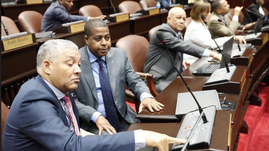 Diputados aprueban por tercera vez proyecto que prohíbe uso de la hookah Diputados aprueban por tercera vez proyecto que prohíbe uso de la hookah