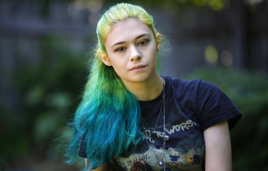 Activista transgénero debuta como superheroína en la TV