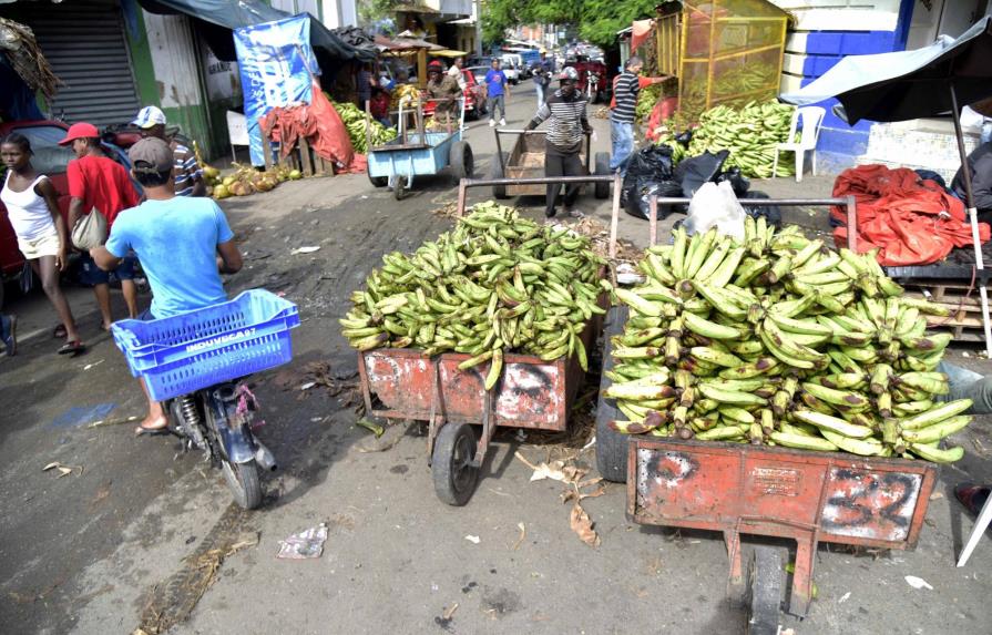 Vendedores de plátanos en Santiago rechazan planes de desalojarlos