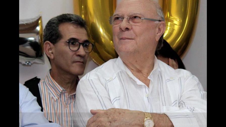 Hipólito Mejía viaja e Estados Unidos a juramentar equipos de campaña Hipólito Mejía viaja e Estados Unidos a juramentar equipos de campaña