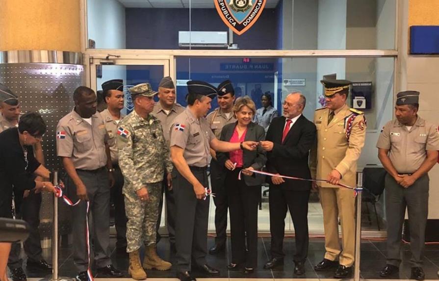 Policía inaugura centro de atención ciudadana en el Metro