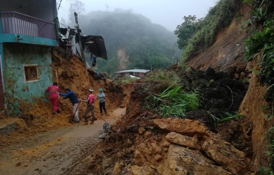 Al menos 12 muertos por deslizamiento de tierra en Colombia 